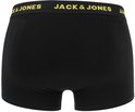 Zwarte boxer shorts van JACK & JONES met gele tekst op de tailleband.