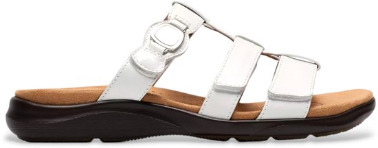 Clarks Kitly Pearl leren schoenen wit lakleer
