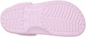 Onderkant van een lichtroze Crocs Classic instapper met profiel en merklogo.