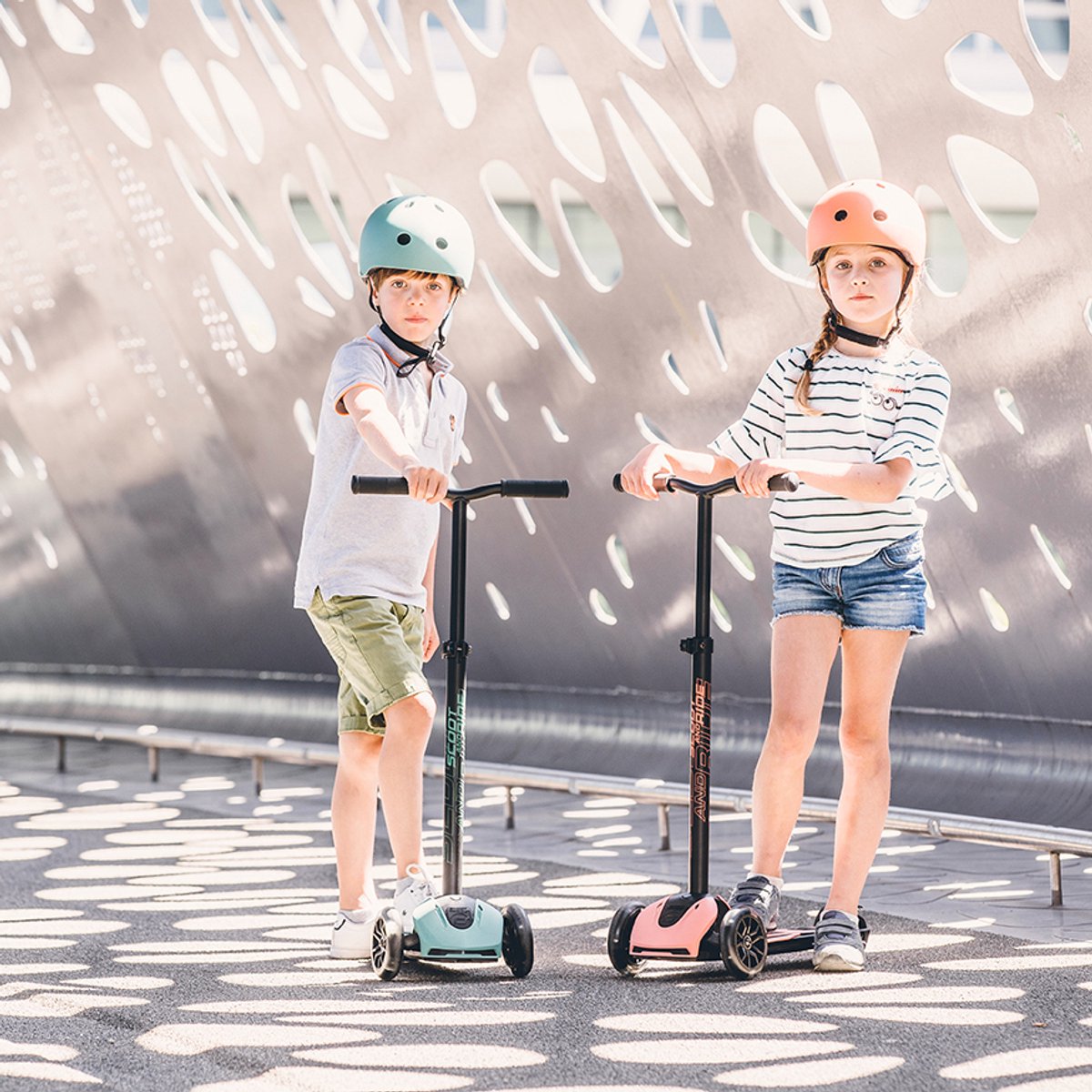 Scoot & Ride Highwaykick 5 LED - Kinderstep - LED voorwielen, 3 wielen, antislip deck & voetrem - verstelbaar stuur 60-90 cm, afneembare stuurstang - 5+ jaar (118-180 cm), max 80 kg, PU wielen 120/80 mm, Forest thumbnail 3