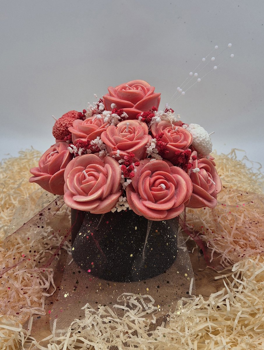 Kaarsgeschenk Kaarsenboeket Rose Love - Boeket rode rozen van kaarsen - Liefdescadeau - Candle bouquet - Kaarsen - Rode rozen - Boeket rozen - Cadeau voor haar - geschenk rood en wit