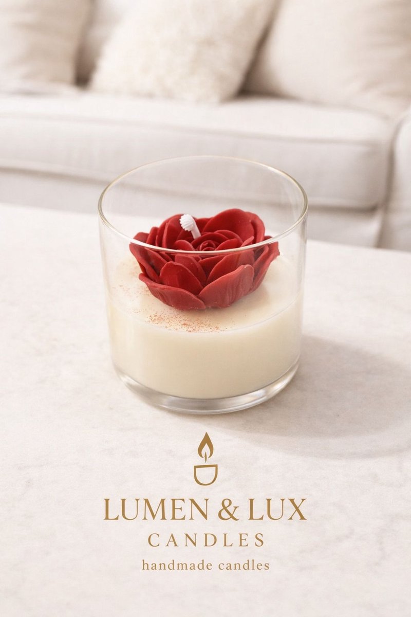Lumen and Lux Candles Lumen & Lux Luxe Handgemaakte Kaars - Grote Rode Roos - Decoratieve Sfeerkaars in Glas - Romantisch Cadeau voor Valentijn & Moederdag (grote roos) - Ramadan Kaareem crème / Ivoor