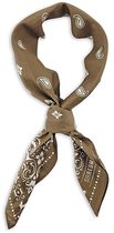Geknoopte taupe bandana met wit paisley patroon en tekst "SIRREDMAN".