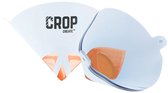 Twee witte CROP verfzeven met oranje filtering, één opengevouwen en één tot een trechter gevormd.