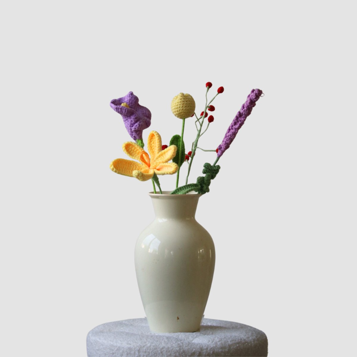 Woolbloom-Gehaakt Bloemenboeket Betty – Kunstbloemen van Wol – Decoratief Cadeau – Inclusief Wenskaart – Voor Oma- 5 bloemen