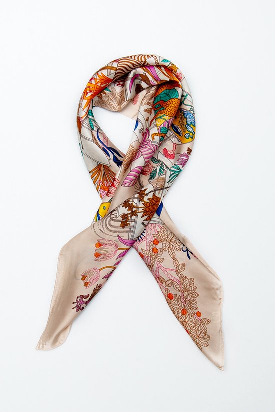 Momo Bandana Dames – Accessories Junkie Amsterdam – 70x70 cm – Bloemenprint – Roze / Wit – Imitatie Satijn