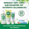 Babyverzorging van Happy Earth: wash & bath gel, soft body lotion, luiercrème en WaterWipes babydoekjes. Tekst 'COMBINEER HAPPY EARTH BABYVERZORGING MET WATERWIPES BILLENDOEKJES'.