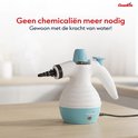 Een witte stoomreiniger met turquoise details, staand op een houten tafel. "Geen chemicaliën meer nodig, gewoon met de kracht van water!"