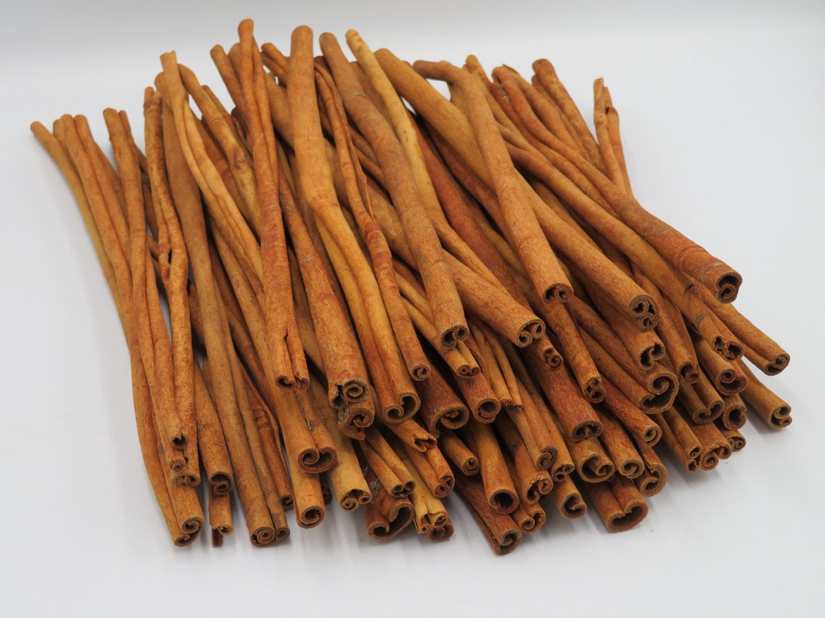 1Kg Kaneel stok A/AA 30 CM - kaneel - cinnamon - decoratie - geur - stok - kerst - decoratie - bloemstuk accessoires