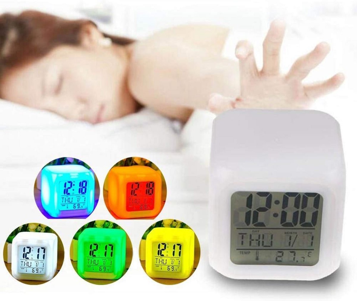 LED digitale wekker - Kubus klok - Kleurrijke sfeerverlichting - 7 kleuren wissel - 5 x 5 cm