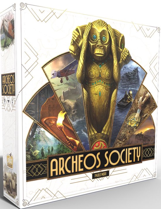 Archeos Society bordspel. Gouden beeld van een aap met handen voor ogen. Omringd door beelden van avontuur: vliegtuig, schip, archeologie.