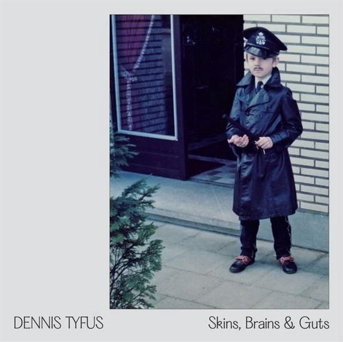 Skins. Brains & Guts / Oi In Eupen (+Book)