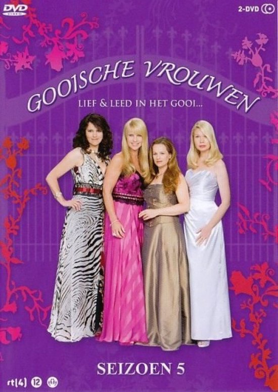 Vier vrouwen in avondjurken: zwart met zebraprint, roze, goudbruin en wit.