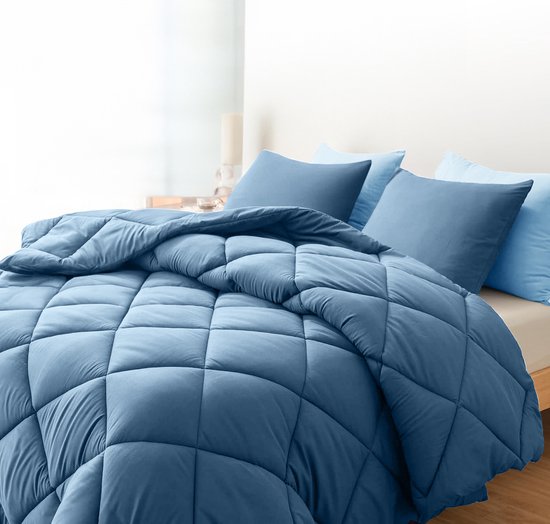 Sleep Comfy - Deluxe 2-in-1 Zomer Dekbed - 140x200 cm | Aegean Blue - Dekbed zonder overtrek - Ademend & Anti Allergie - Hoesloos Dekbed | Stijl, Comfort en Innovatie voor Elke Dag & Nacht | Camping & In de Caravan