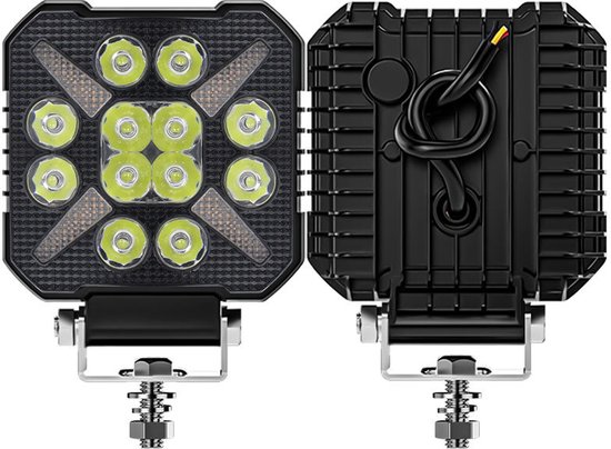 Zwarte vierkante LED werklamp met 12 LED's en een metalen beugel. De achterkant van de lamp is te zien met een zwarte behuizing en aansluitkabels.