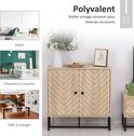 Een houten kast met visgraatpatroon op de deuren, met metalen poten. De kast toont het interieur met opbergplanken.