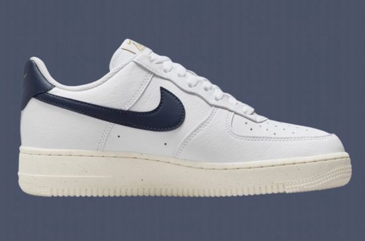 Beige / Donker blauw / Wit