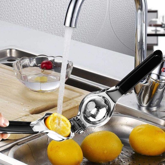 Metal Lemon Squeezer Lime Press with Silicone Handle (Black) van Merkloos — afbeelding 3