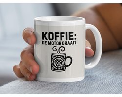 Koffie De Motor Draait Mok, Grappige Koffie Mok, Cadeau voor Koffieliefhebber, Unieke Mok Design, Koffie Verslaving Mok