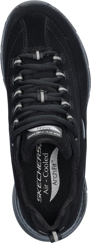 Bovenaanzicht van een zwarte Skechers sneaker met Air-Cooled Arch Fit binnenzool.