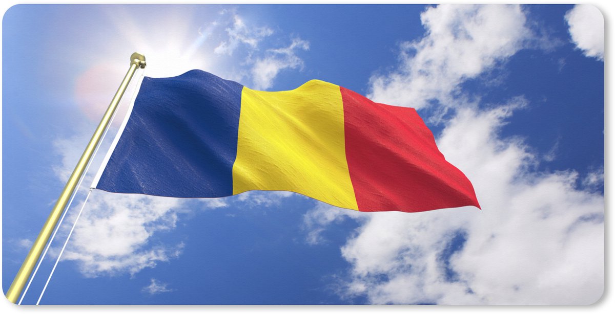 Muismat XXL 120x60 cm - Bureau onderlegger - Bureau mat De vlag van Roemenië wappert in de lucht - Bureaumat - Gaming mousepad xl - Bureaulegger groot - Computer deskmat