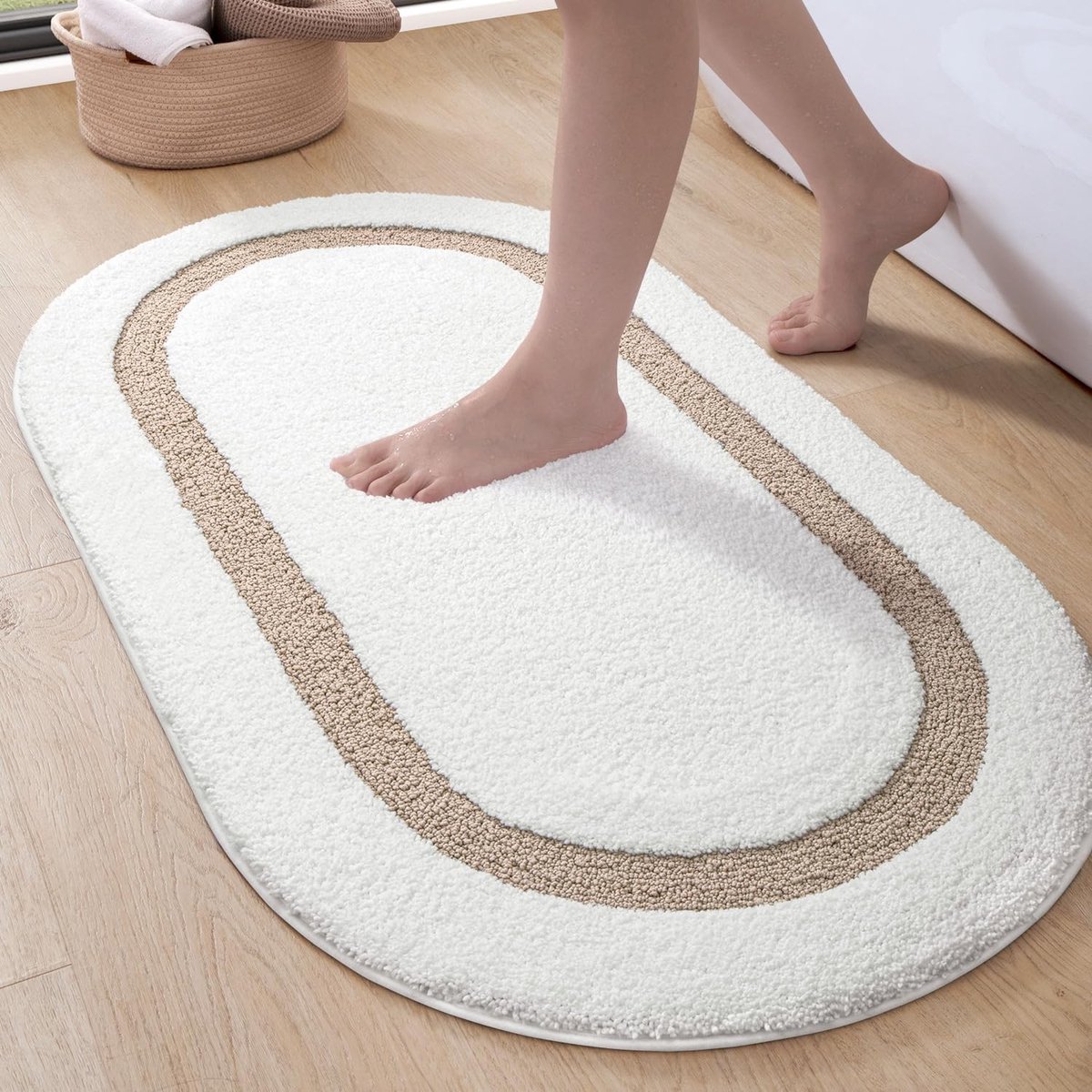 Famanu - Badmat 44 x 76 cm, Zacht Absorberende Badkamermat, Antislip Badkamertapijt, Machinewasbare Ovale Badmatten voor Badkamervloer, Toilet, Douche, Badkamer Accessoires, Beige