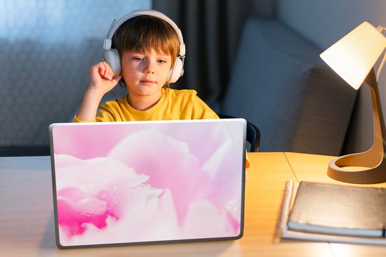 Laptop sticker - 12.3 inch - Close-up van de bloemblaadjes van de roze pioenroos - 30x22cm - Laptopstickers - Laptop skin - Cover