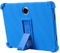 Blauw tablet hoesje met uitklapbare standaard en camera-uitsparing.