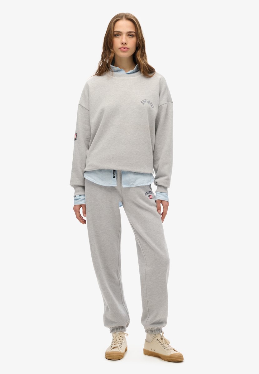 Superdry Athletic Essentials boyfriend-joggingbroek Dames Broeken Grijs