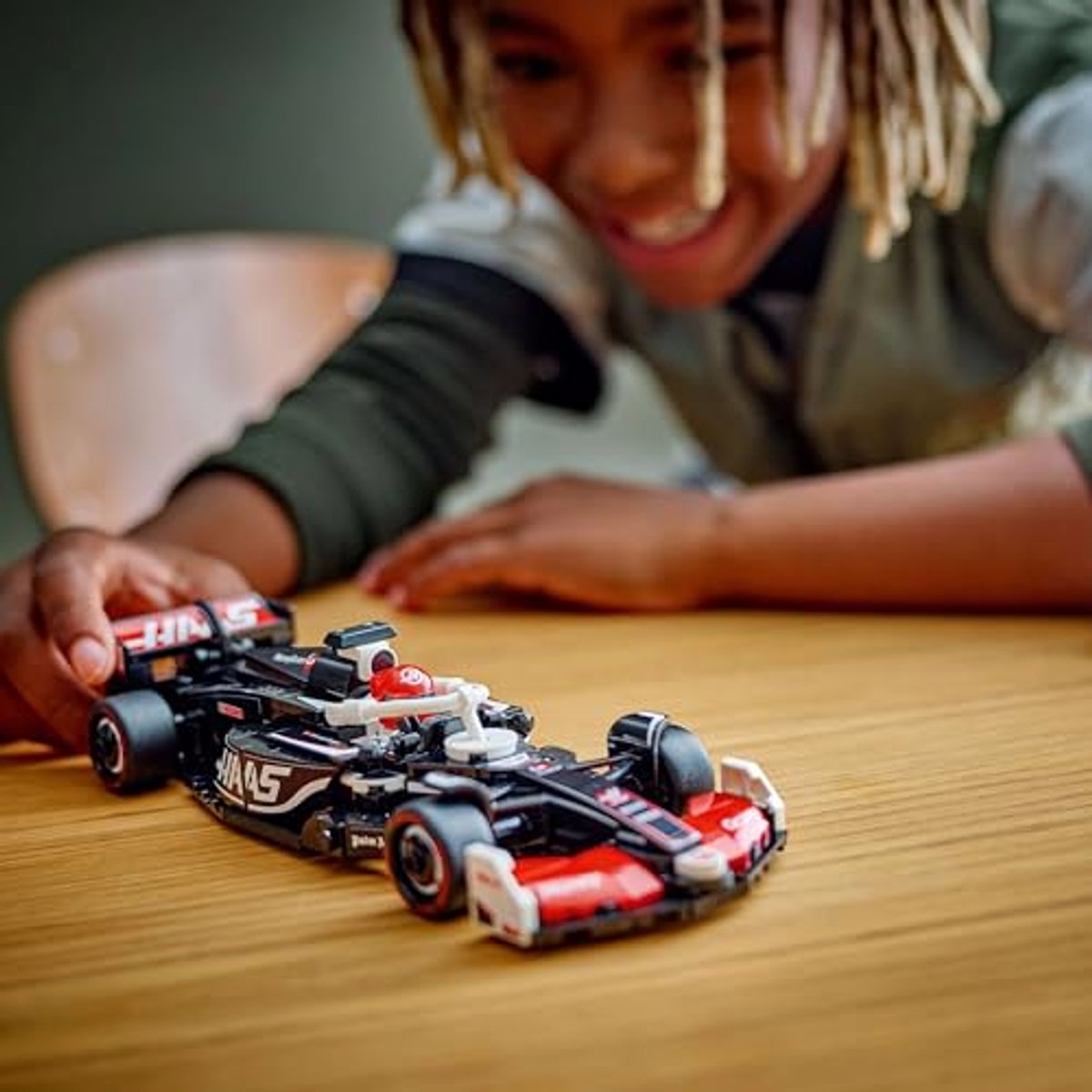 LEGO Speed Champions MoneyGram Haas F1 Team VF-24 racewagen Set - 77250 — afbeelding 10