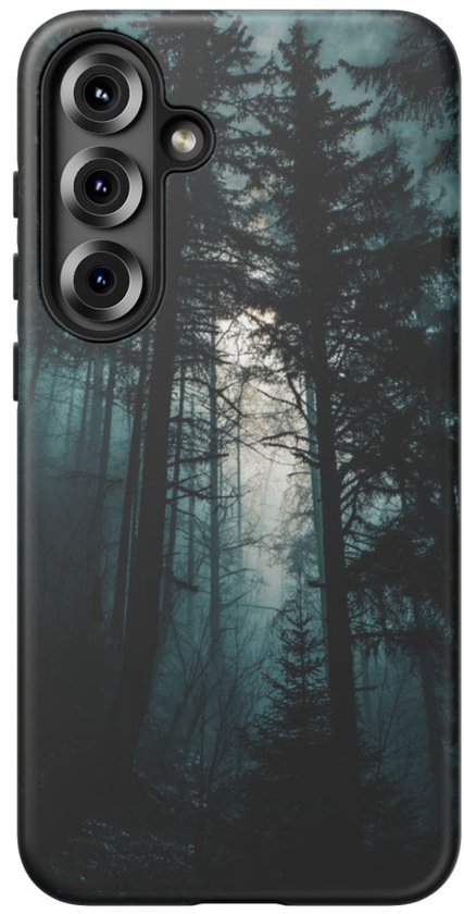 Foto: Donkere mistige bos silhouetten telefoonhoesje geschikt voor samsung galaxy s25 plus