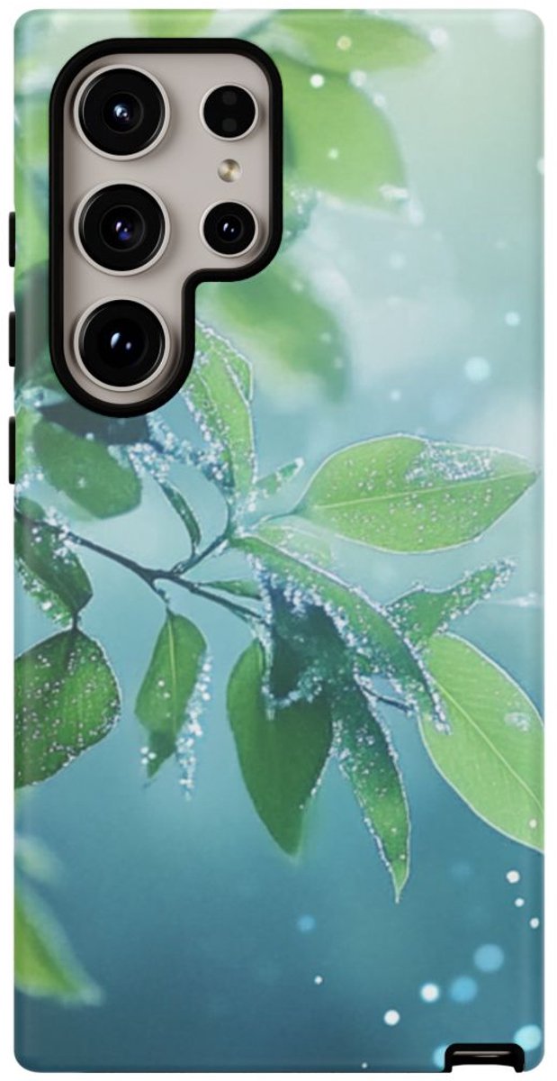Dauwfrisse Groene Bladeren met Lichtbokeh – Telefoonhoesje Geschikt voor Galaxy S24 Ultra