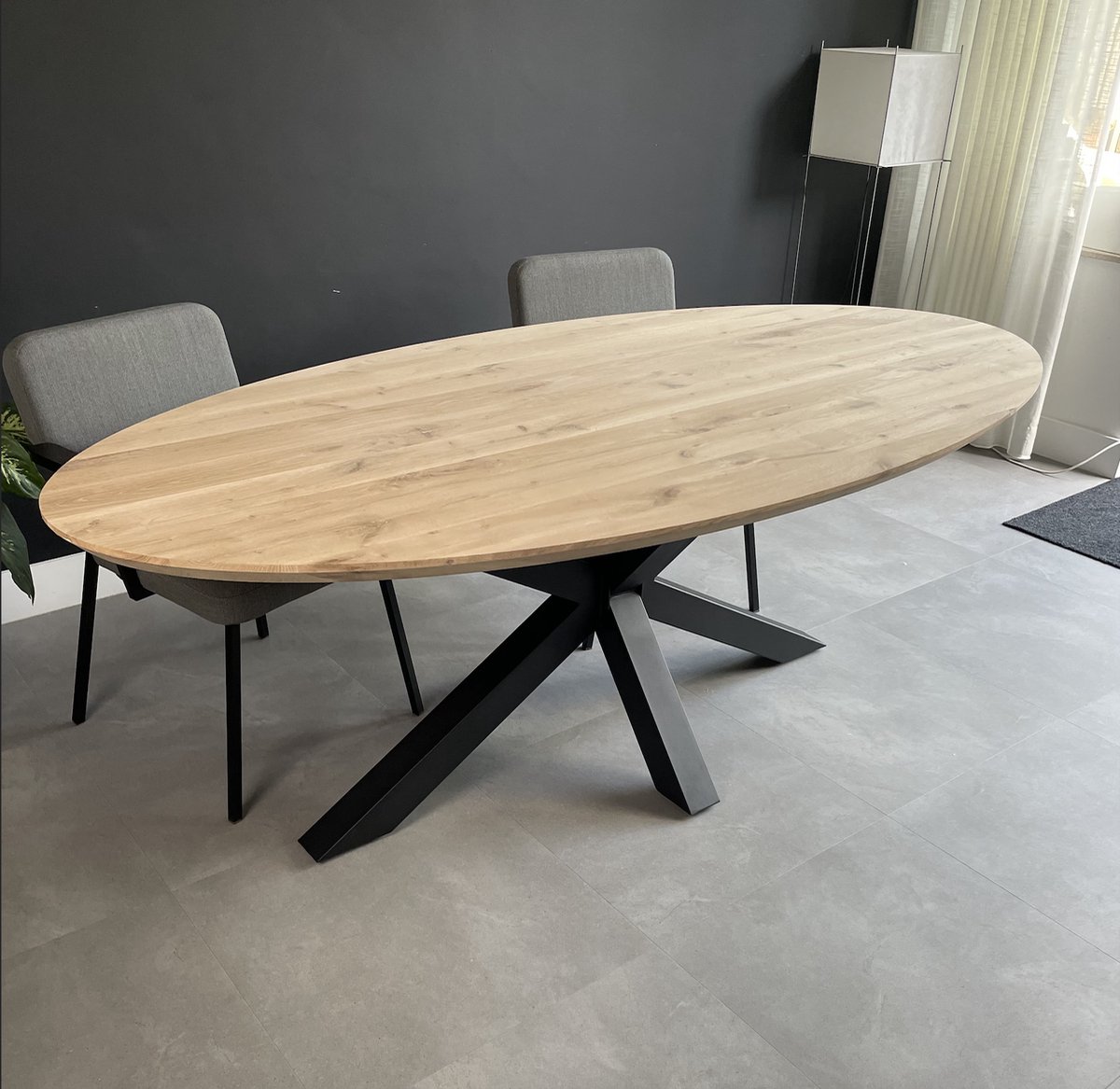 Blackwood - Ovale Eettafel - Puur Massief Eiken - Behandeld - 180x100 centimeter - Stalen Matrix Poot