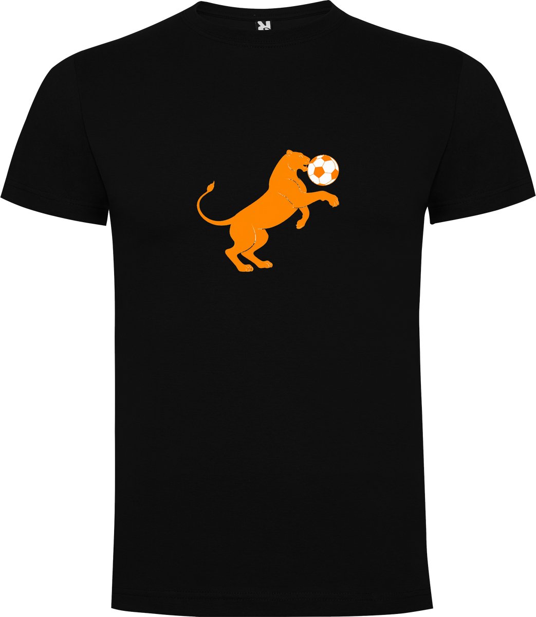 Zwart T-Shirt met Kleurrijke print Oranje Leeuwin met voetbal - Leeuwinnen - Dames voetbal - Sport - Winnen Full Color Maat 3XL