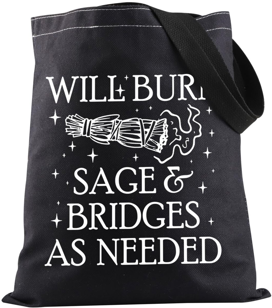 Halloween schoudertas van duurzaam materiaal met spreuk 'will burn sage and bridges as needed', ideaal als cadeau voor liefhebbers van heksensfeer en feministische stijl