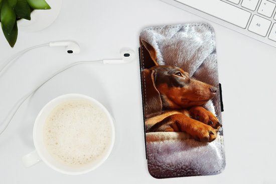 Étui pour iPhone XR Bookcase - Mignon teckel se trouve sous les couvertures - Avec poches - Étui portefeuille avec fermeture magnétique