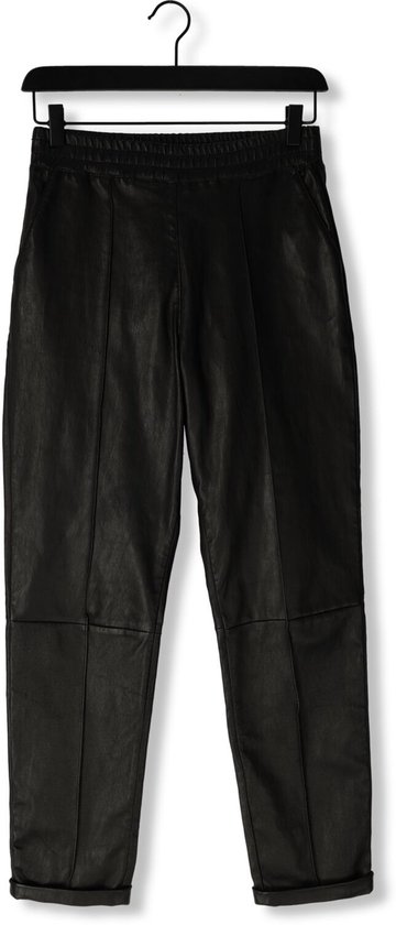Zwarte broek met elastische tailleband en doorgestikte naden.