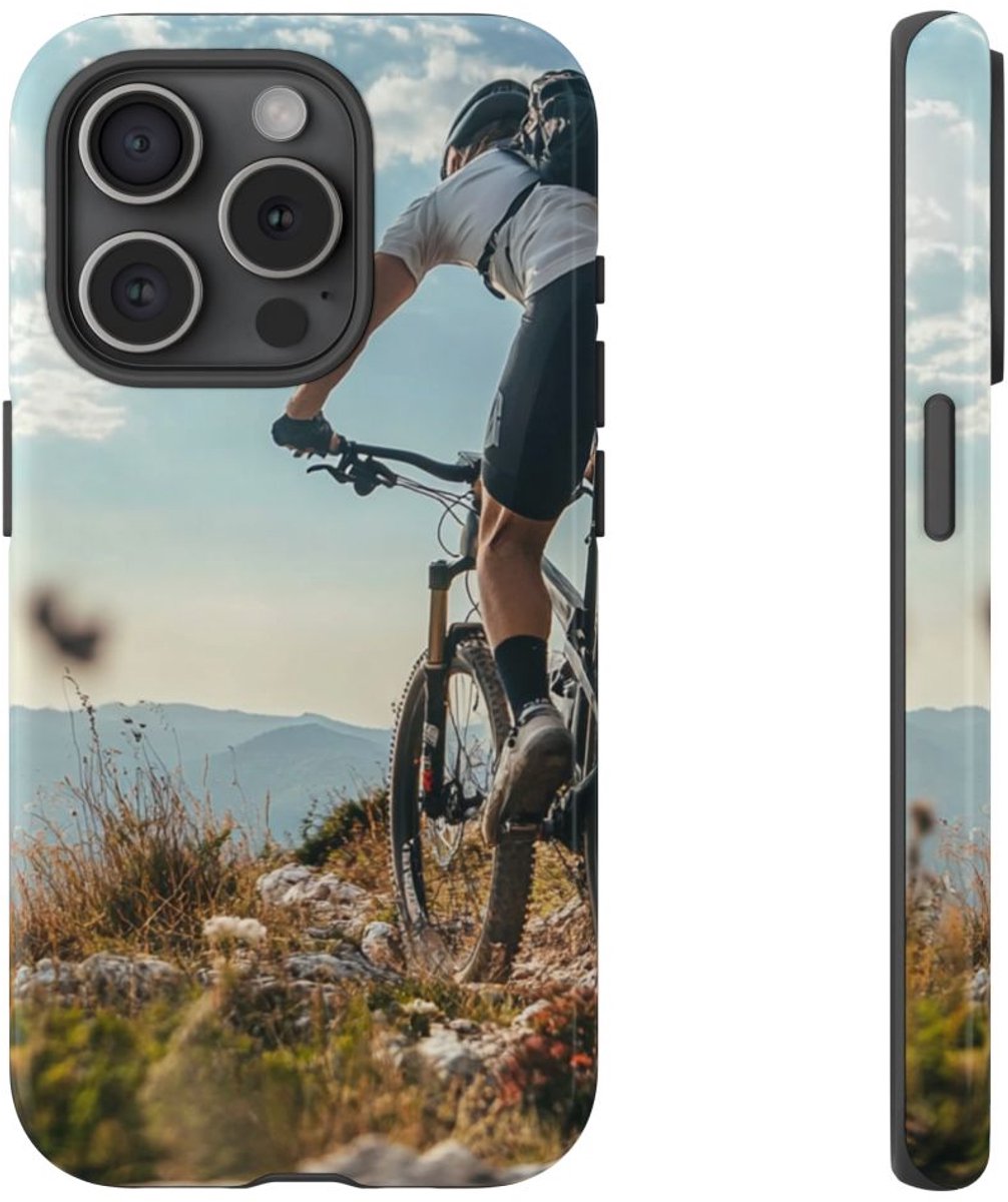 Mountainbiker op Rotsachtig Pad – Telefoonhoesje Geschikt voor iPhone 15 Pro