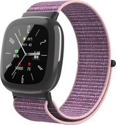 Strap-it Smartwatch bandje nylon met klittenband - Geschikt voor Fitbit Versa 4 / Fitbit Sense 2 - pink sand