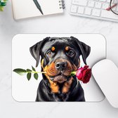 Muismat - Romantische Rottweiler Hond met Roos tegen Witte Achtegrond - 25x18 cm - 2 mm Dik - Muismat van Vinyl