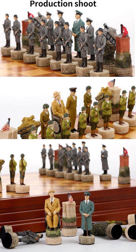 Thumbnail van een extra afbeelding van het spel Luxe Schaakset met Lederen Reliëf Schaakbord - Thema Tweede Wereld Oorlog - Duitsland vs Amerika - 32 Stukken Gemaakt van Hoogwaardige Kwaliteit Resin - Draagbaar - Geschikt voor Reizen - Zeldzaam