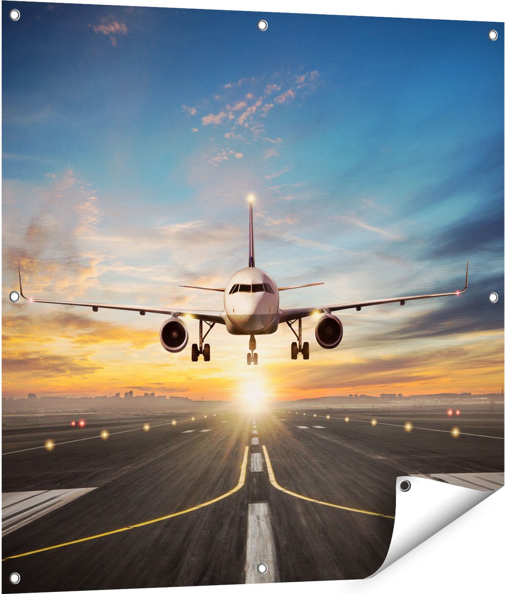 Gards Tuinposter Vliegtuig met een Landing op de Luchthaven - 90x90 cm - Tuindoek - Tuindecoratie - Wanddecoratie buiten - Tuinschilderij Multikleur