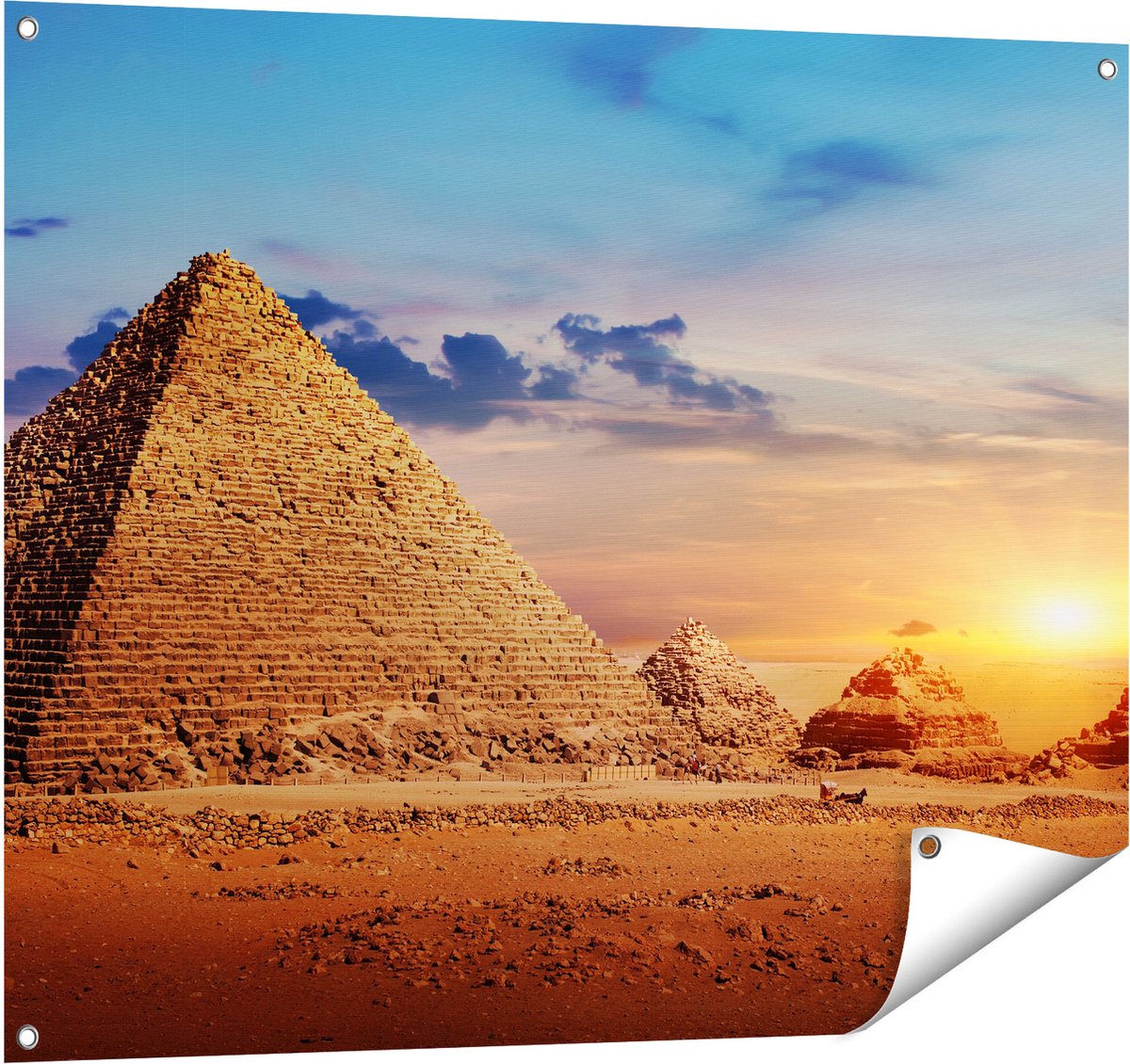 Gards Tuinposter Egyptische Piramides in de Woestijn - 100x80 cm - Tuindoek - Tuindecoratie - Wanddecoratie buiten - Tuinschilderij Multikleur