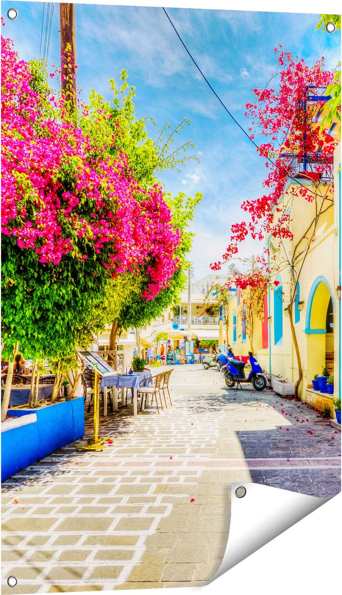 Gards Tuinposter Kleurrijke Straat op het Eiland Kos, Griekenland - 60x90 cm - Tuindoek - Tuindecoratie - Wanddecoratie buiten - Tuinschilderij Multikleur