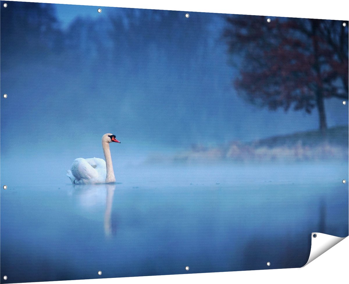 Gards Tuinposter Zwaan op het Water tussen de Mist - 180x120 cm - Tuindoek - Tuindecoratie - Wanddecoratie buiten - Tuinschilderij Multikleur