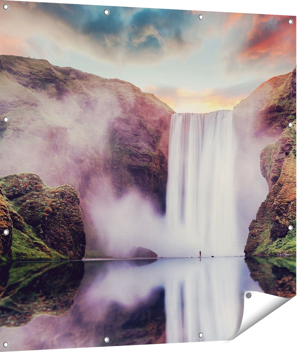 Gards Tuinposter Waterval met een Weerspiegeling in het Water - 110x110 cm - Tuindoek - Tuindecoratie - Wanddecoratie buiten - Tuinschilderij Multikleur
