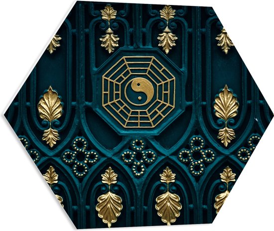 PVC Schuimplaat Hexagon - Blauwe Houten Deur met Gouden Details - 60x52.2 cm Foto op Hexagon (Met Ophangsysteem)