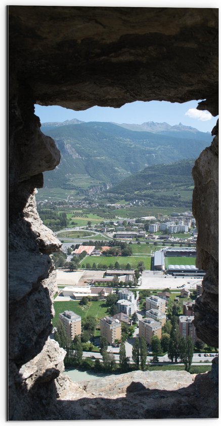 Dibond - Uitzicht over Dorp en Bergen - 50x100 cm Foto op Aluminium (Wanddecoratie van metaal)