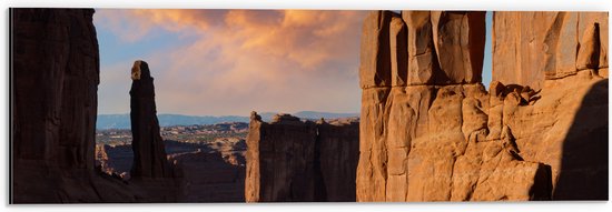 WallClassics - Dibond - Uitzicht vanaf Uitzichtpunt in Park Avenue in Utah, Amerika - 60x20 cm Foto op Aluminium (Met Ophangsysteem)