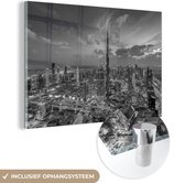 MuchoWow® Glasschilderij 30x20 cm - Schilderij acrylglas - Skyline Dubai Downtown, Verenigde Emiraten - zwart wit - Foto op glas - Schilderijen